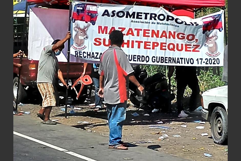 Los bloqueos contin&uacute;an en Suchitep&eacute;quez, donde la tensi&oacute;n aumenta a cada momento. (Foto: Twitter)