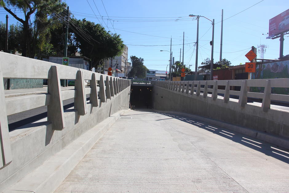 Los pasos viales buscan descongestionar parte de la ruta al Atl&aacute;ntico. (Foto: Fredy Hern&aacute;ndez/Soy502)
