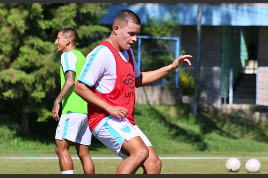 Gerardo Rabre realizando el entrenamiento junto a la Selecci&oacute;n de Guatemala. (Foto: Fedefut)&nbsp;