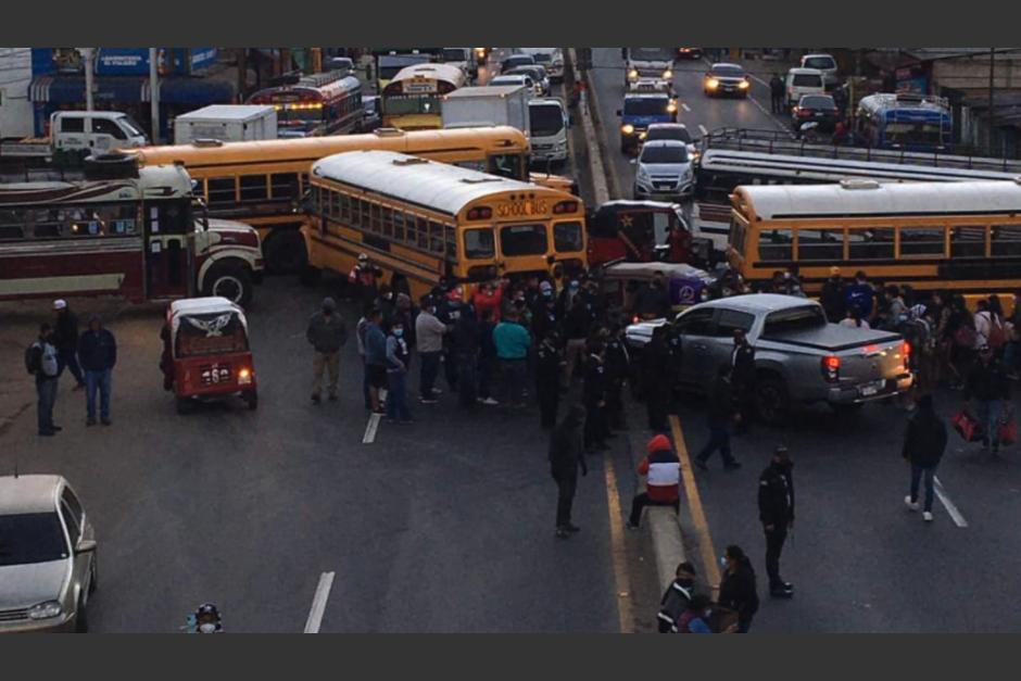 El lunes y martes, 24 y 25 de enero, transportistas paralizaron el tránsito interdepartamental al realizar varios bloqueos en diferentes puntos del país. (Foto: Archivo/Soy502)