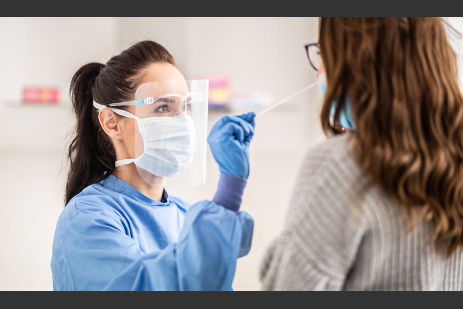 Los precios de las pruebas Covid-19 varían según las clínicas y hospitales privados de Guatemala. (Foto: Shutterstock)&nbsp;