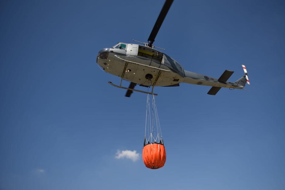 Durante varios minutos un helic&oacute;ptero sobrevol&oacute; la ciudad de Guatemala. (Foto: Ej&eacute;rcito de Guatemala)&nbsp;