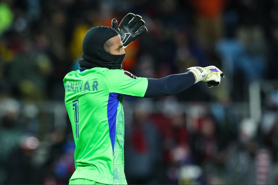 Los jugadores hondure&ntilde;os tuvieron muchos problemas debido a las condiciones clim&aacute;ticas durante el juego. (Foto: AFP)