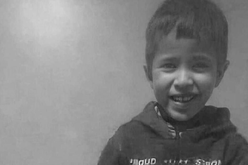 Rayan, el pequeño de cinco años que cayó en un pozo, fue rescatado y pese a los intentos por reanimarlo, este falleció. (Foto: AFP)
