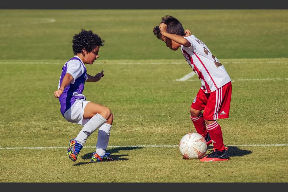 Algunos pequeños tal vez desconocen qué es jugar en un equipo de fútbol o conocer a nuevos niños. (Foto: Pixabay)
