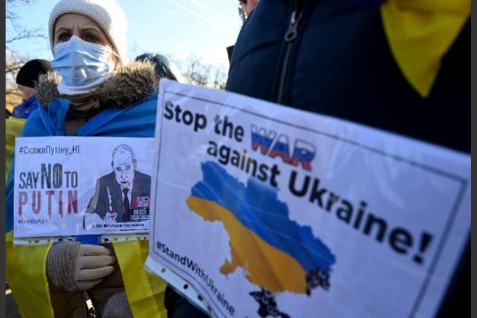 Mientras EE. UU. y Rusia muestras sus diferencias, ciudadanos piden la no agresión a Ucrania. (Foto: AFP)