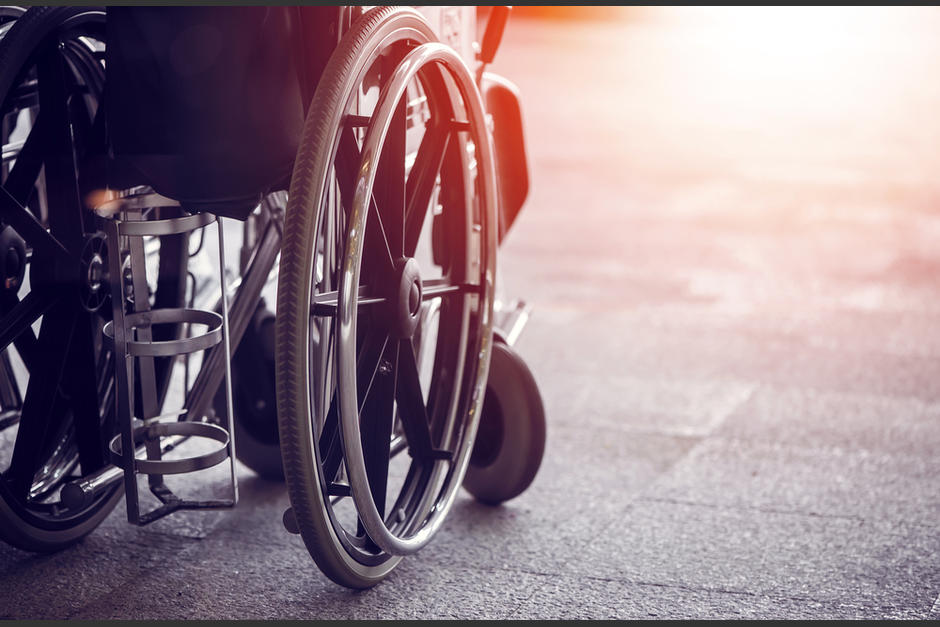 El hombre ha sido visto de pie en varias ocasiones. (Foto: Twitter)