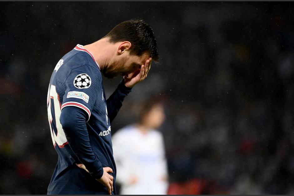 Lionel Messi fall&oacute; un penal que pudo darle la ventaja al PSG antes del gol de Mbapp&eacute;. (Foto: AFP)