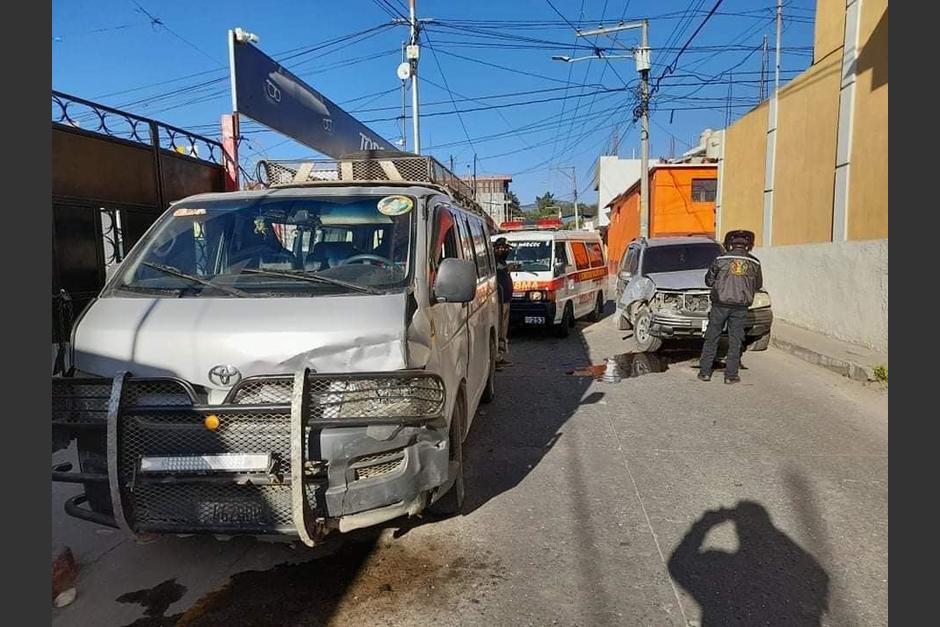 Cuatro personas sufrieron lesiones de consideraci&oacute;n en un accidente de tr&aacute;nsito que se produjo en la zona 4 de San Marcos. (Foto: Noticias del Valle)