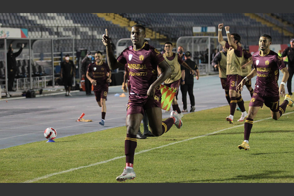 Comunicaciones venció a Colorado Rapids con un gol del cubano Karel Espino. (Foto: Comunicaciones FC)