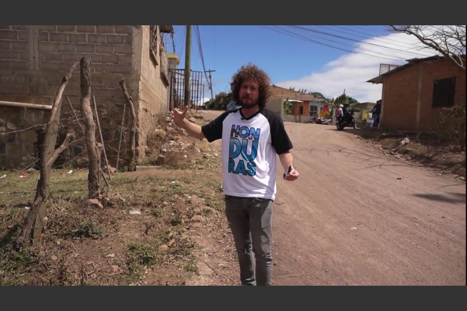 El youtuber mexicano mostr&oacute; c&oacute;mo conviven los habitantes de Nueva Capital, uno de los barrios m&aacute;s rudos de Honduras. (Captura Video)