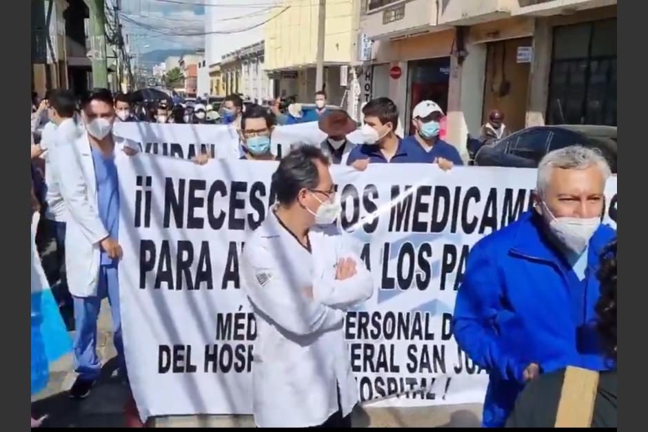 Personal de Salud realiza una manifestación para exigir que se les brinden los medicamentos necesarios para la atención de pacientes. (Foto: Captura de video)