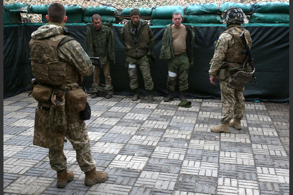 Los soldados rusos dijeron estar sorprendidos y que no sab&iacute;an que hab&iacute;an sido enviados a invadir Ucrania. (Foto: New York Post/AFP)