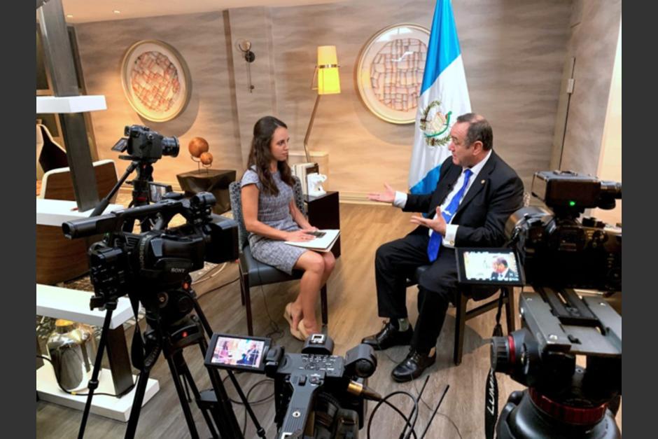 Giammattei concedió entrevista a&nbsp;Breitbart News, señalada de compartir ideologías extremistas. (Foto:&nbsp;Breitbart News)