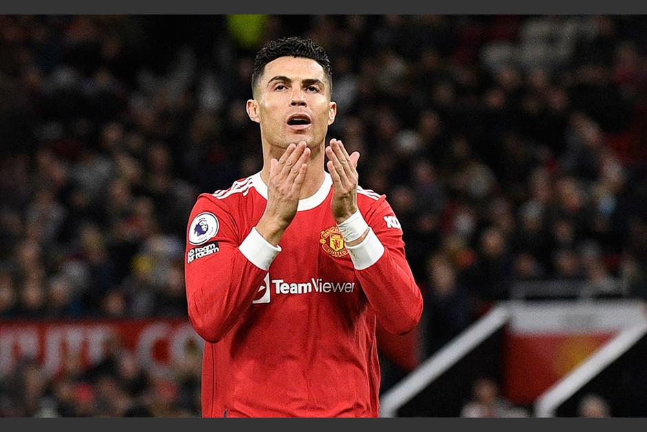 El jugador portugu&eacute;s busca una salida del cuadro ingl&eacute;s. (Foto: Archivo/AFP)