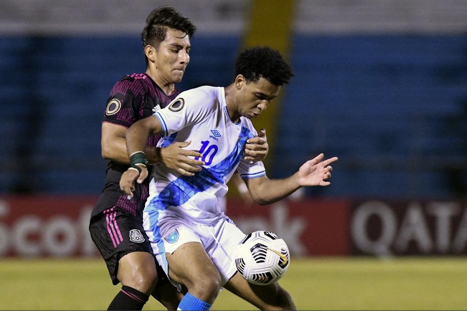 El guatemalteco destac&oacute; con sus goles y recibi&oacute; el reconocimiento. (Foto: AFP)