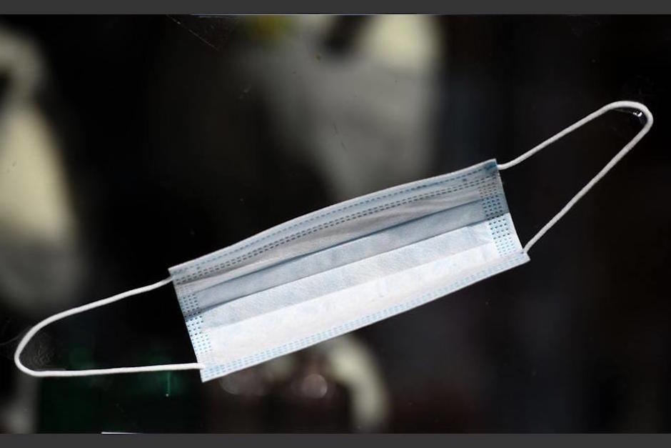 El Ministerio de Salud confirmó que nuevamente será obligatorio el uso de la mascarilla protectora en todo el país.&nbsp; (Foto: AFP)