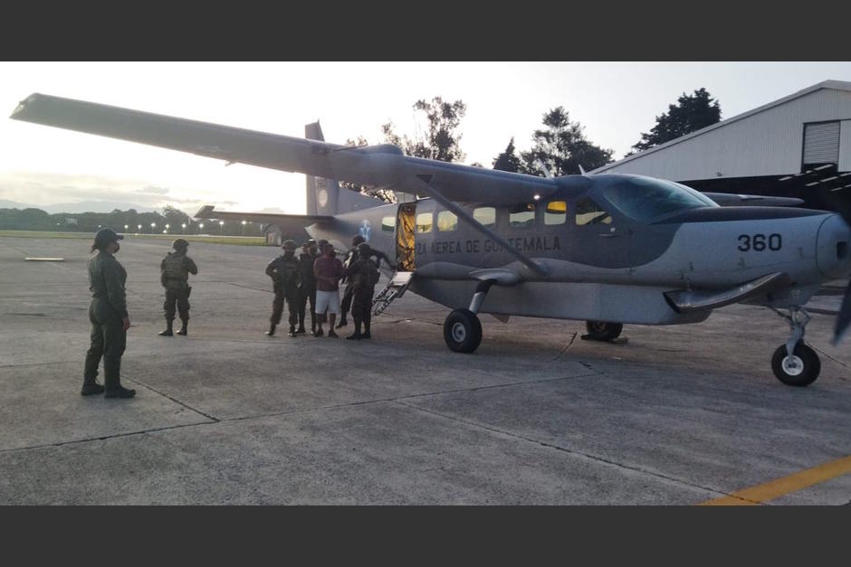 Un guatemalteco que es buscado por Estados Unidos fue detenido en territorio mexicano y expulsado de ese pa&iacute;s. (Foto: Ej&eacute;rcito de Guatemala)