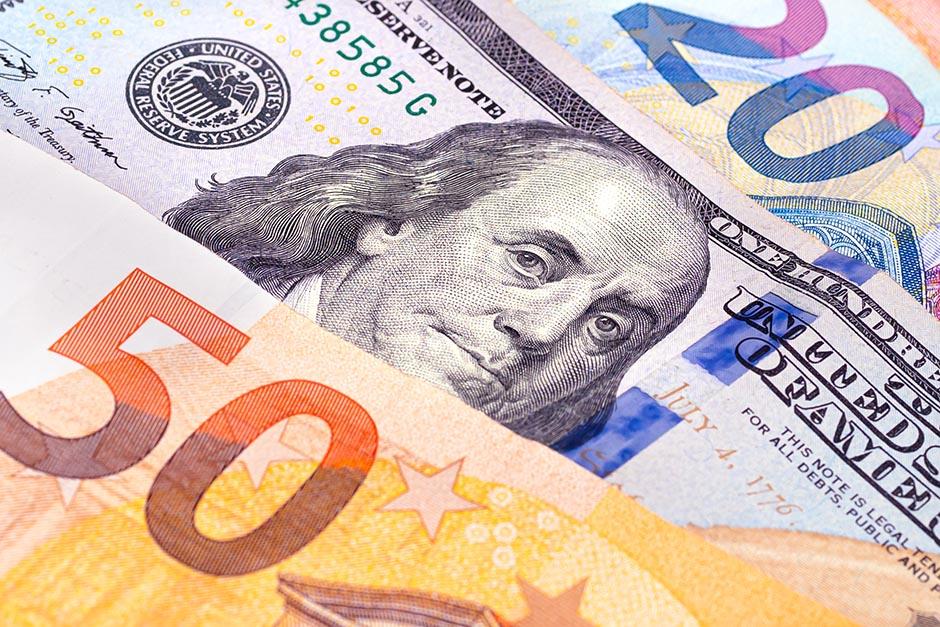 Por primera vez en 20 años, el dólar cotizó por arriba del euro. (Foto: Shutterstock)