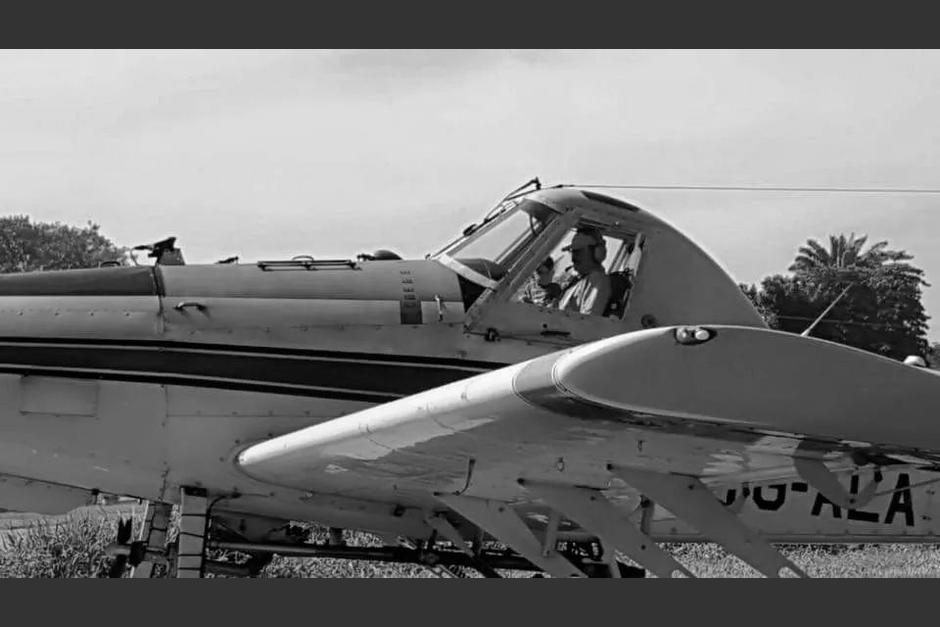 Una avioneta cay&oacute; este mi&eacute;rcoles 20 de julio en una finca bananera en Tiquisate, Escuintla. El piloto aviador perdi&oacute; la vida. (Foto: Aviaci&oacute;n Agr&iacute;cola Guatemalteca)