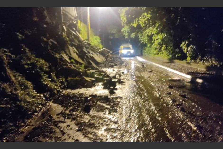 La Municipalidad de Mixco report&oacute; un derrumbe en El Manzanillo, la ruta alterna a San Lucas. (Foto: Municipalidad Mixco)