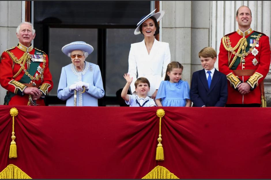 El pequeño bisnieto de la Reina Isabel II llamó la atención por sus auténticos gestos. (Foto: Instagram)