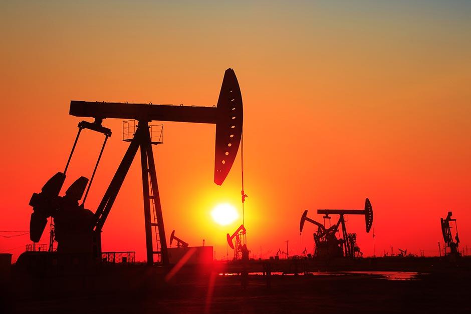 El precio del petróleo está cerca de romper un nuevo récord y el alza en el costo del barril es imparable. (Foto: Shutterstock)