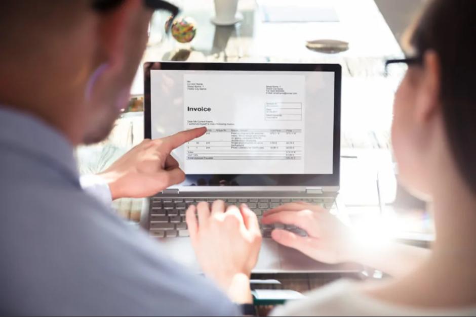 No habrá necesidad de imprimir las facturas electrónicas, indica la SAT. (Foto: Shutterstock)