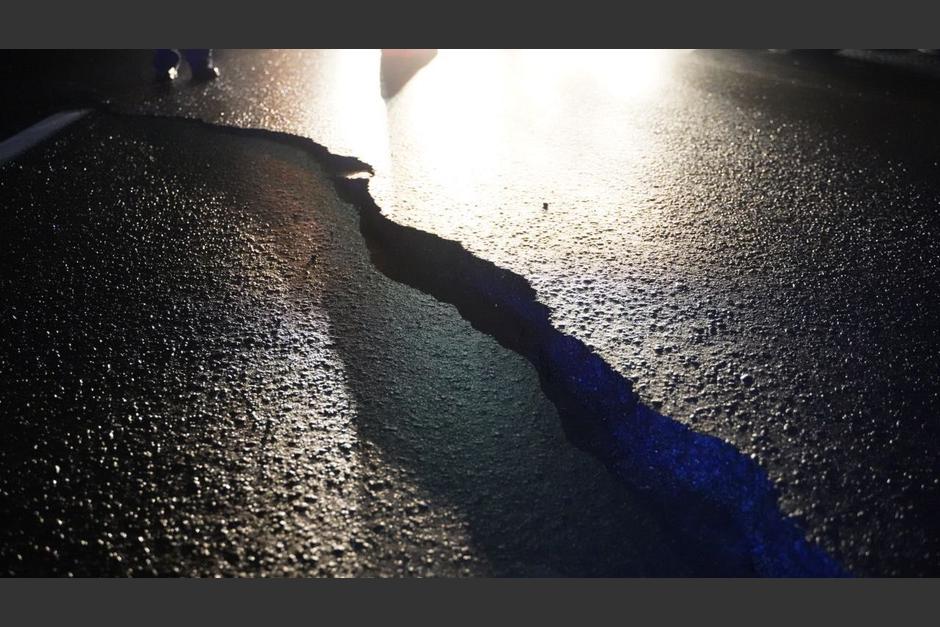 Vecinos de Villa Nueva vivieron zozobra tras un enjambre de sismos y retumbos. Posteriormente se registró un socavamiento en la ruta al Pacífico. (Foto: Municipalidad de Villa Nueva)