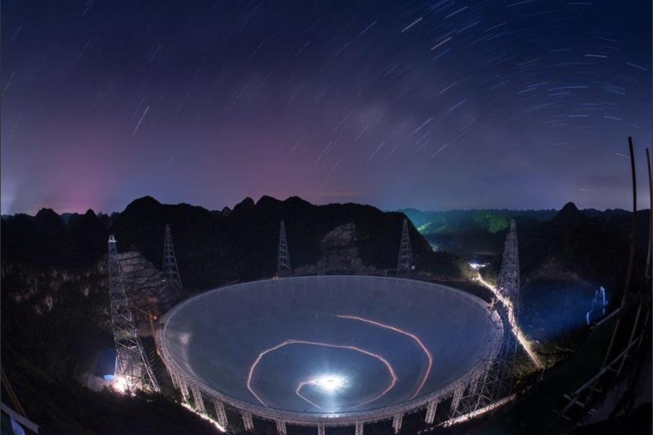 El telescopio Sky Eye detect&oacute; se&ntilde;ales extra&ntilde;as por primera vez en 2019. (Foto:Xataka)&nbsp;