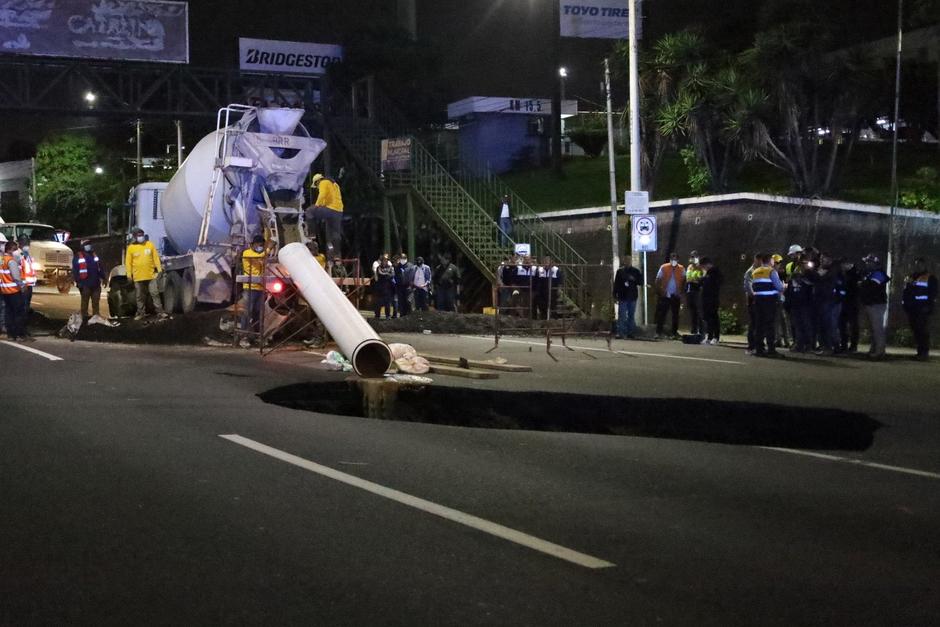 Durante 36 horas se rellenará el agujero con un material conocido como "lodocreto". (Foto: MICIVI)