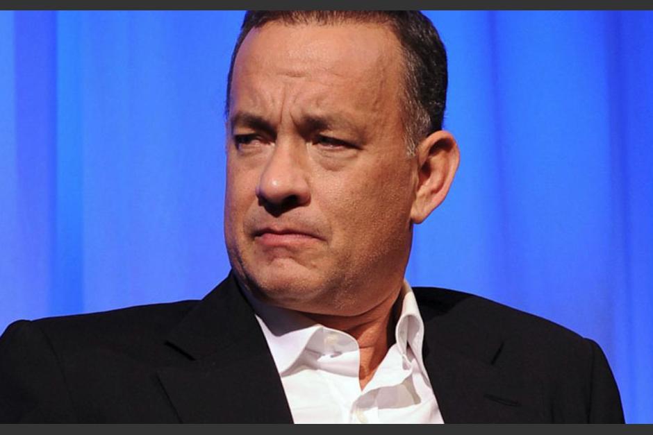 Tom Hanks se enfureció con fans que empujaron a su esposa.