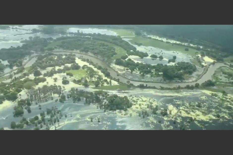 Vista a&eacute;rea de inundaciones por fuertes lluvias. (Foto: Ej&eacute;rcito de Guatemala)&nbsp;