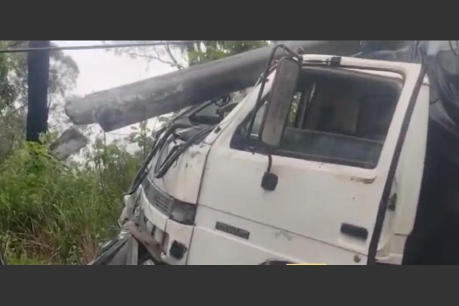 Un accidente en la bajada de Villa Lobos podría complicar el tránsito en la ruta al Pacífico, esta tarde de martes 21 de junio. (Foto: Captura de video)