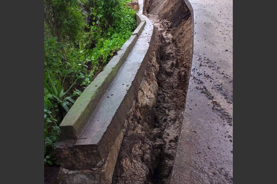 Vecinos de la localidad solicitan apoyo pues temen quedarse incomunicados. (Foto: CONRED)&nbsp;