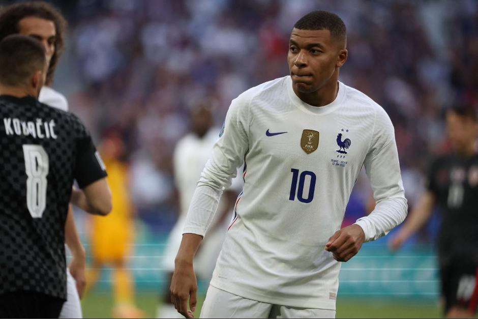 El jugador francés habría decidido quedarse en Francia, aseguró el presidente del PSG. (Foto: AFP)