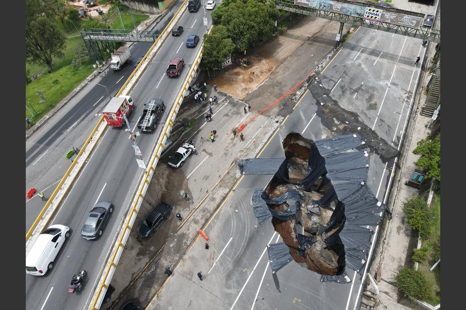 Las autoridades anunciaron que colocarán un puente bailey en el hundimiento que se produjo en el kilómetro 15 de la ruta al Pacífico. (Foto:Carlos Alonzo/Soy502)