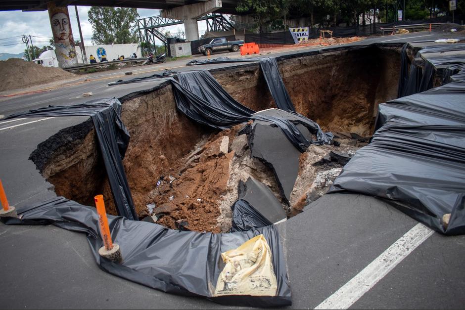 El Colegio de Ingenieros se pone a disposición para coadyuvar en la atención del hundimiento en la ruta que conduce al Pacífico. (Foto: Carlos Alonzo/Soy502)