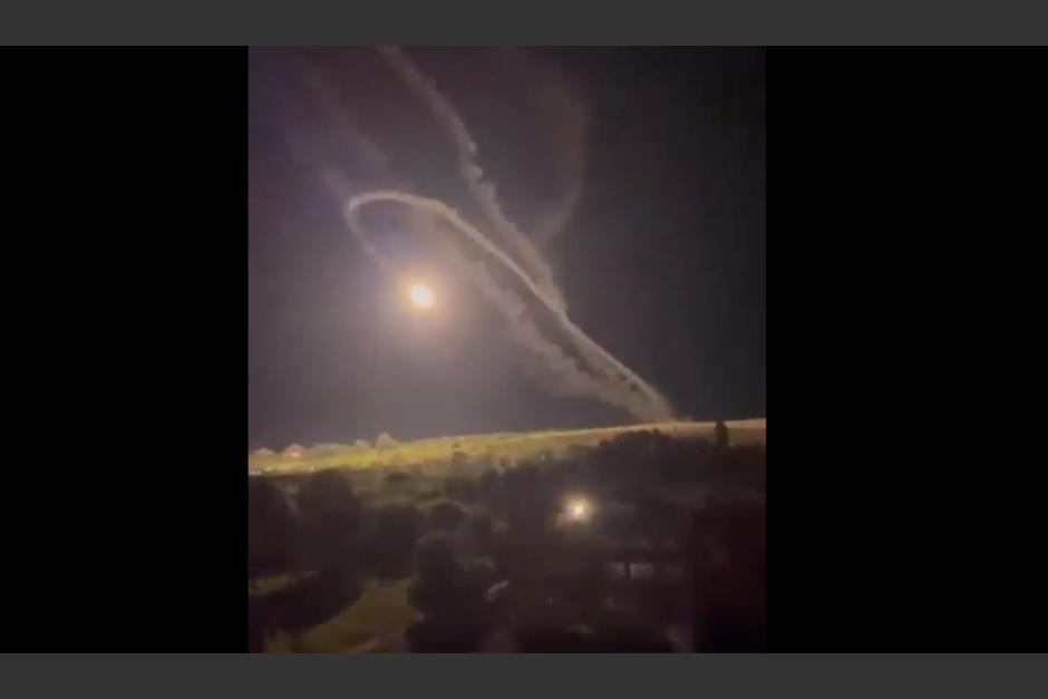 El misil hizo un giro de y regresa a su base. (Foto: captura de pantalla)