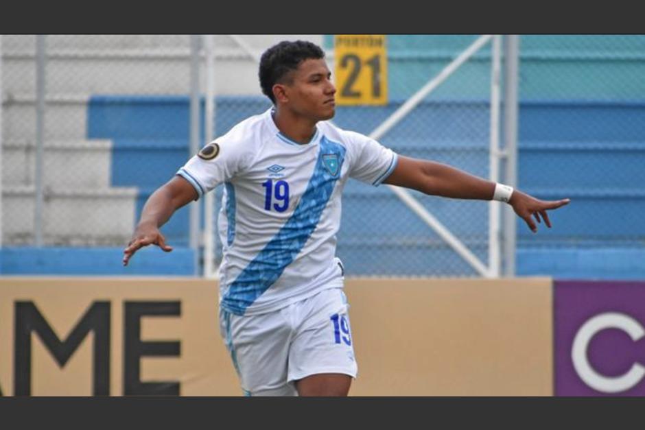 El delantero nacional no pudo ocultar su felicidad tras marcar el penal de la clasificaci&oacute;n. (Foto: Concacaf)