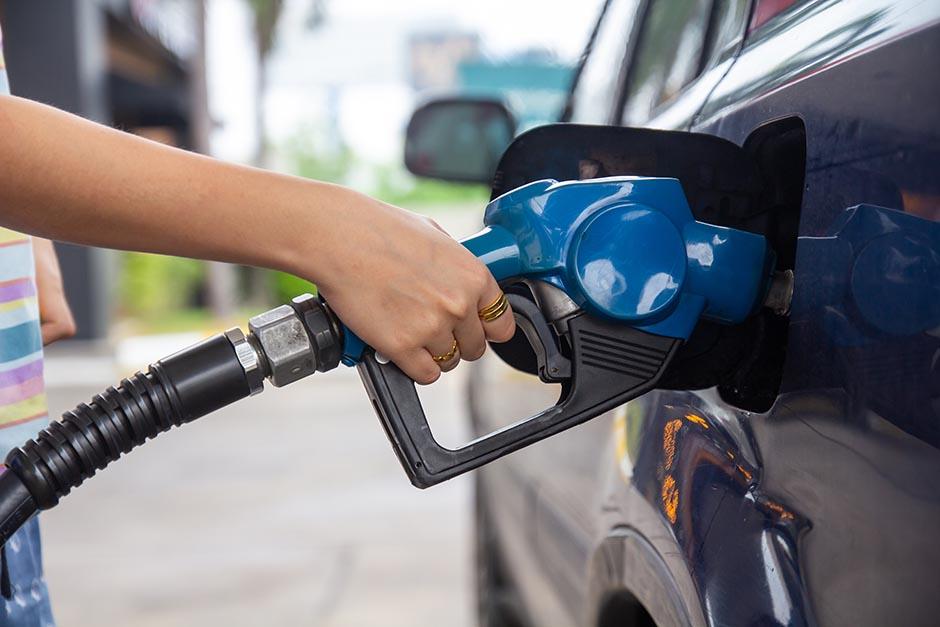 Los precios de la gasolina y diésel registraron una rebaja en beneficio del bolsillo de los guatemaltecos. (Foto: Shutterstock)