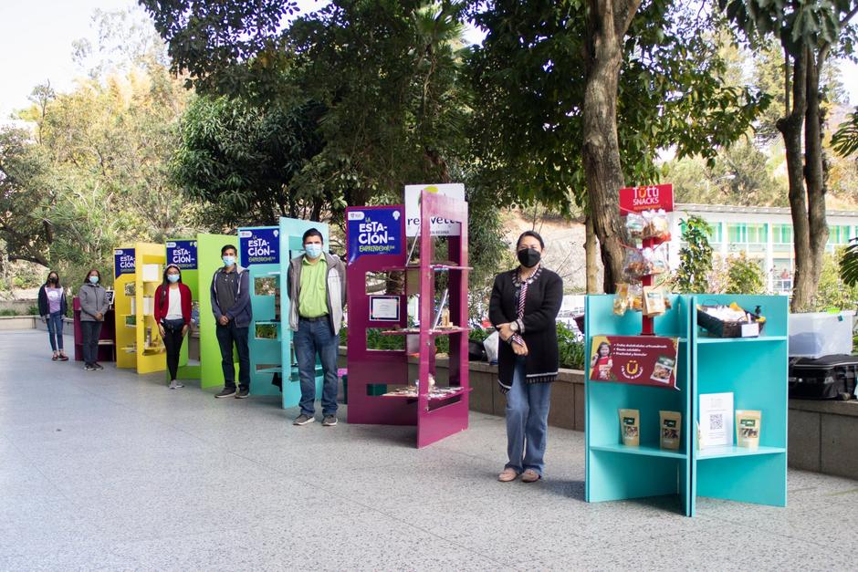 Las estaciones de los emprendedores se encuentra en el ingreso del Palacio Municipal en el Centro Cívico. (Foto: Centro Municipal de Emprendimiento)