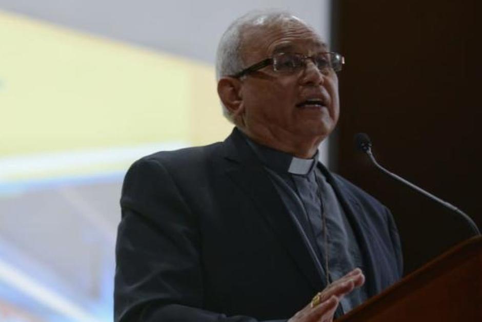 El cardenal &Aacute;lvaro Ramazzini lleg&oacute; a torre de tribunales. (Foto: archivo/Soy502)