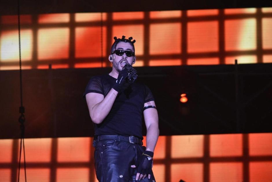 Mujer burló la seguridad en un concierto de Bad Bunny y se subió al escenario para abrazarlo. (Foto:&nbsp;Archivo/Soy502)&nbsp;