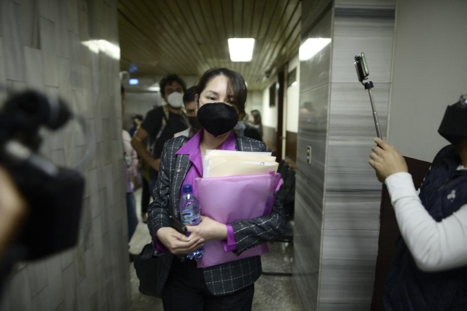 La jueza Erika Aifán ingresa al despacho del juez pesquisidor el 4 de marzo de 2022. (Foto: Fabricio Alonzo/Soy502)&nbsp;