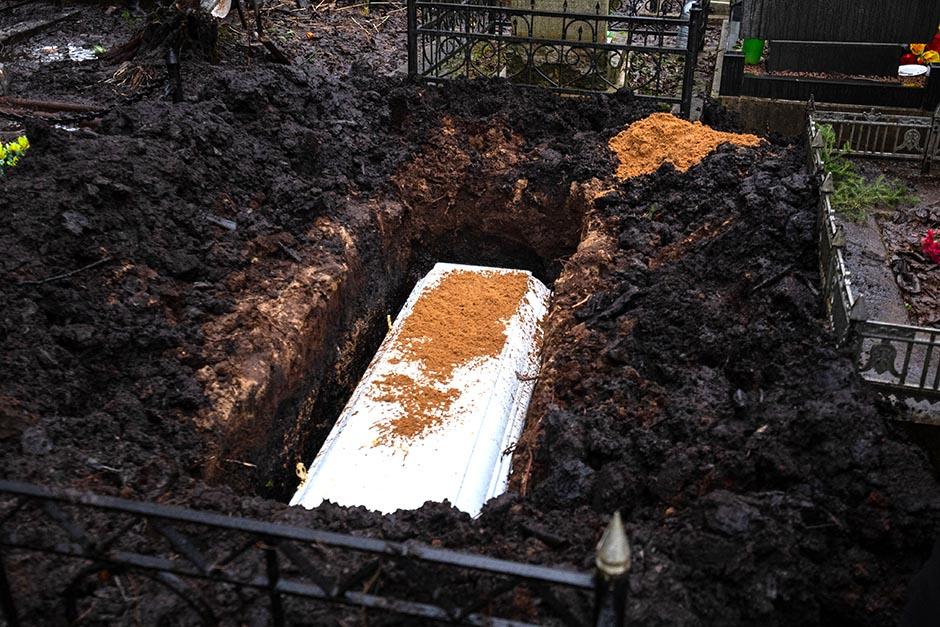 Desconocidos profanaron la tumba de un ni&ntilde;o sepultado. El cuerpo de menor fue dejado a un costado junto con sus juguetes. (Foto Ilustrativa/Shutterstock)&nbsp;