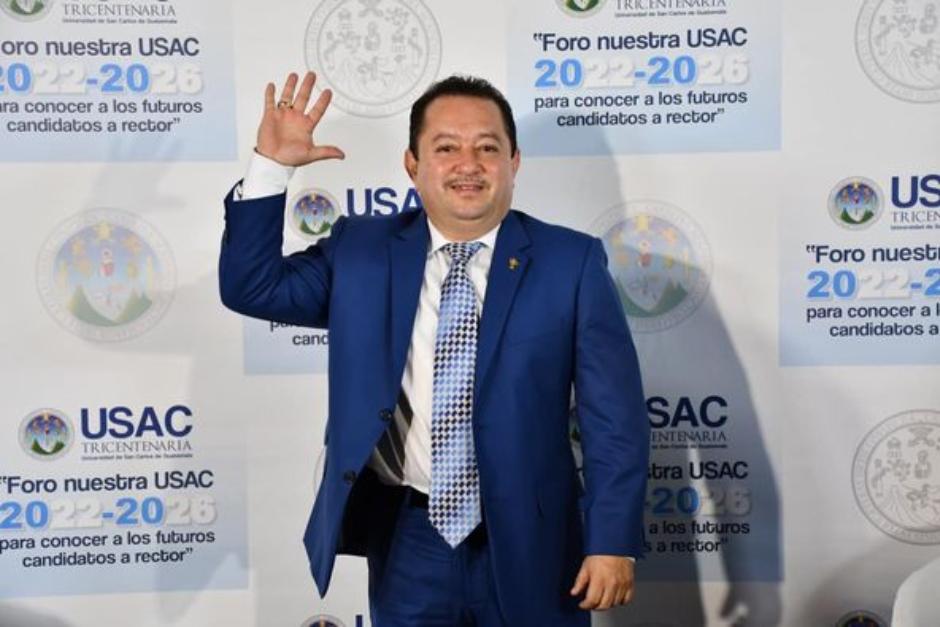 &nbsp;Walter Mazariegos, quien sería el candidato oficialista para llegar a la rectoría de la Usac, durante su participación en el foro académico organizado por la casa de estudios. (Foto: Facebook)&nbsp;
