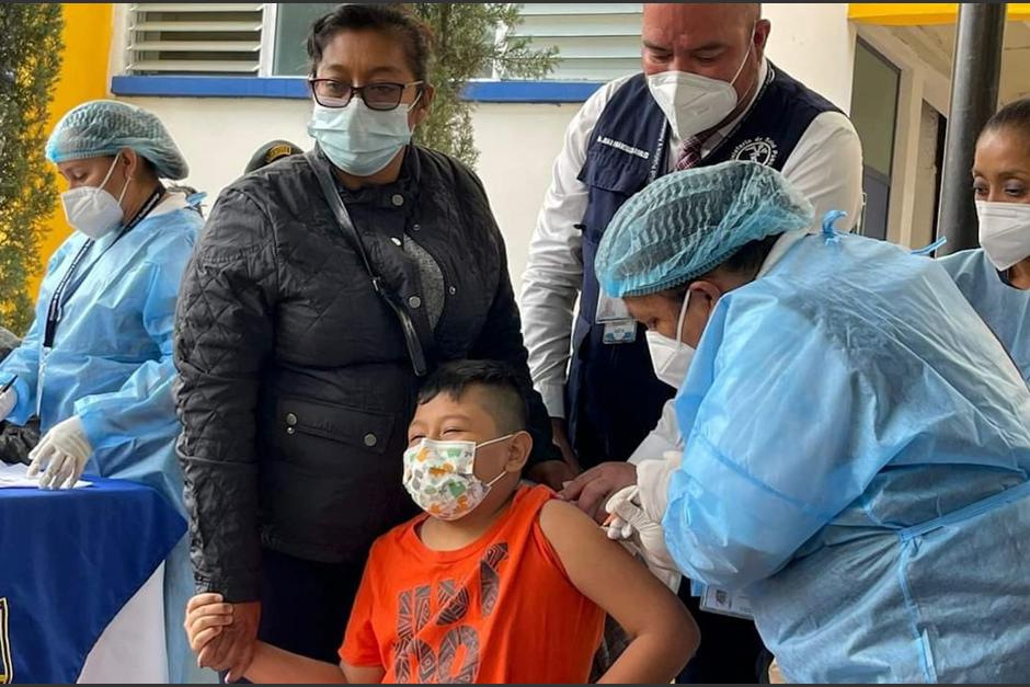 La vacunación de menores de 6 a 11 años inició en Huehuetenango. (Foto: ClarOscuro Guate)