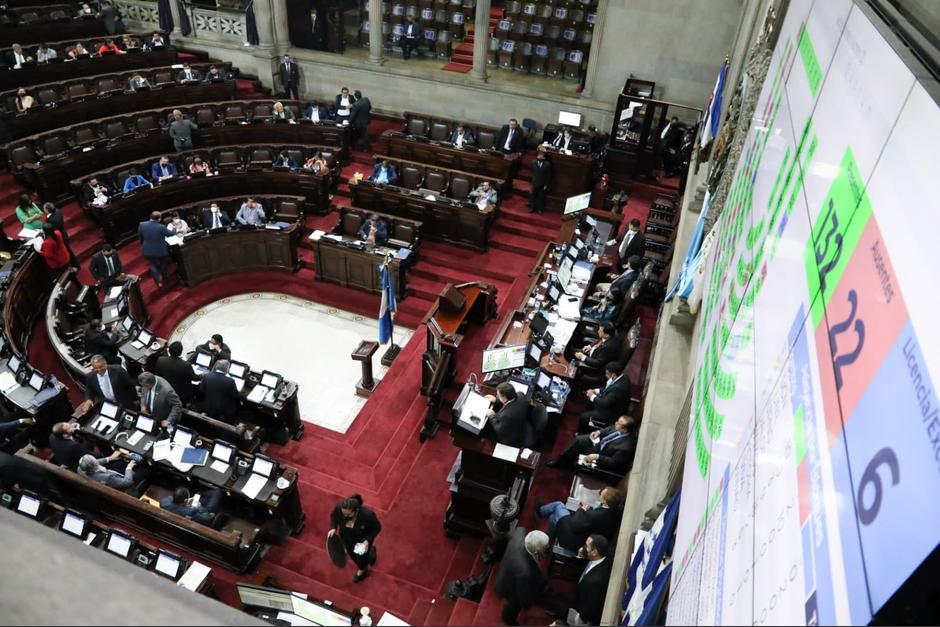 Diputados del Congreso de la República aprobaron la iniciativa que pretende darle al Ministerio de Comunicaciones una ampliación de más de 3 mil millones de quetzales. (Foto: Congreso de la República)