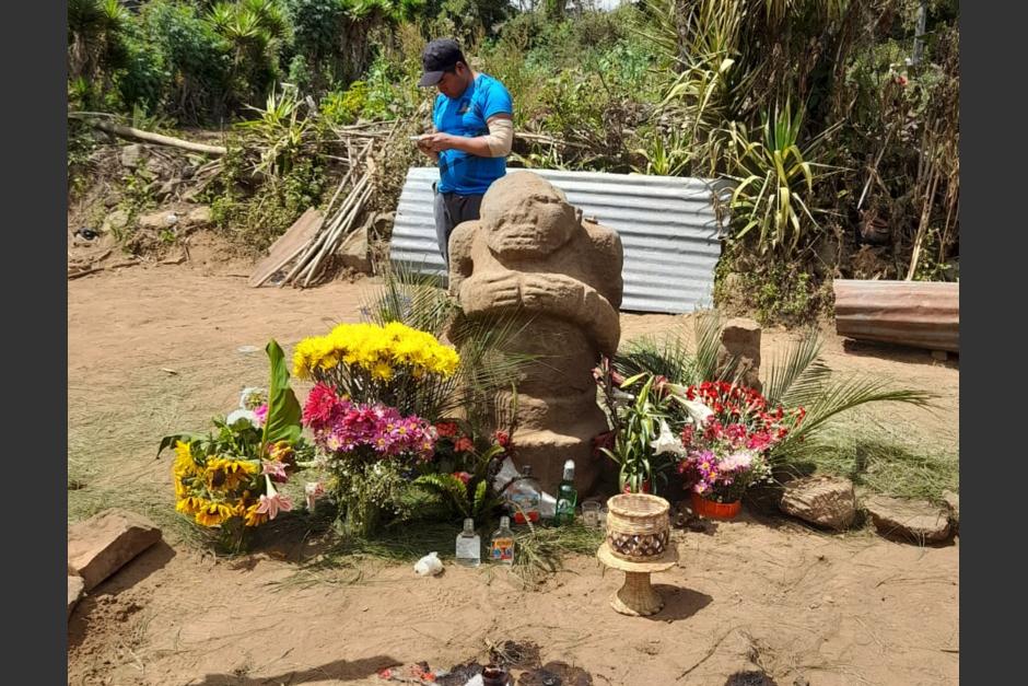 El Ministerio de Cultura contin&uacute;a con la evaluaci&oacute;n de la reliquia hallada en un campo de cultivo en Solol&aacute;. (Foto: Ministerio de Cultura)